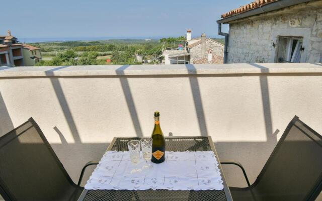 Apartment Borgo 8