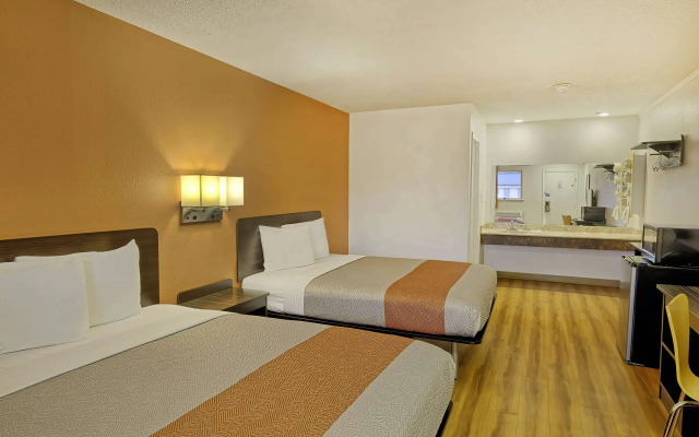 Motel 6 Sullivan, MO