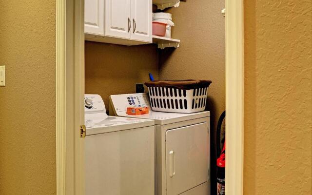 Mandalay Beach Club 606