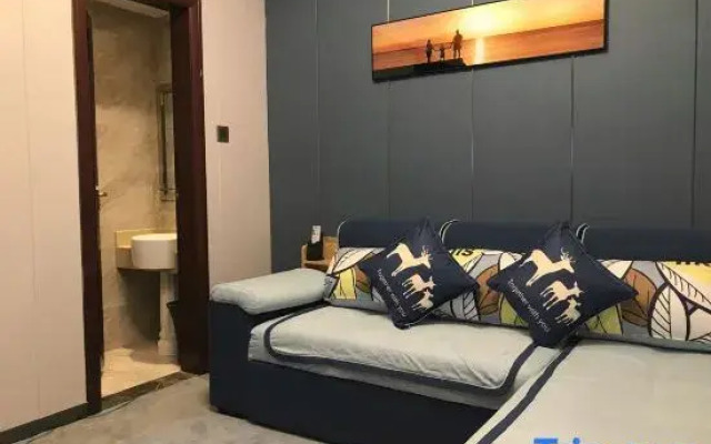 Ruiteng Phoenix Nest Holiday Hotel (Changsha Songya Lake Mass Media College)