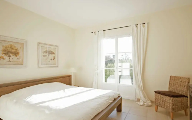 A beautiful new luxury villa close to Uzès.