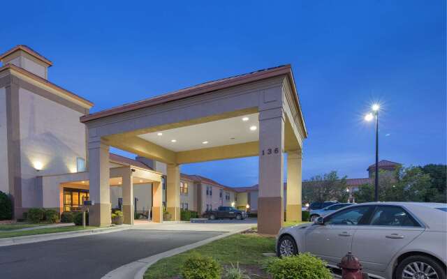 SureStay Plus Hotel by Best Western Roanoke Rapids I-95