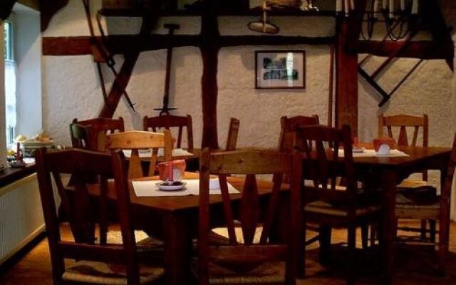 Hotel und Landgasthof zum Hahn