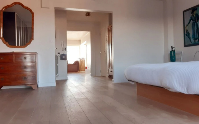 Serena Waterbed Seaview