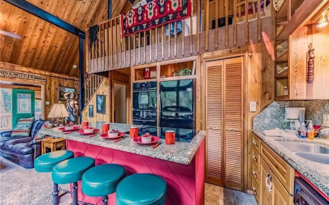 Paradise On The River Three Bedroom Cabin