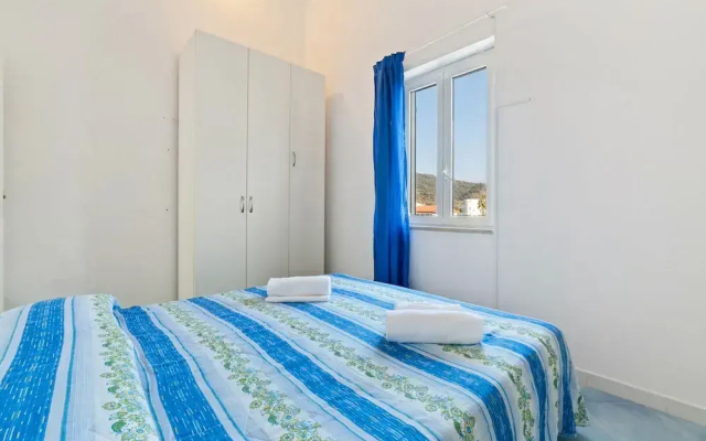 Quaint Apartment in Policastro Bussentino near Sea