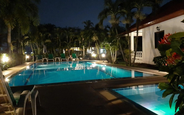 Smile House & Pool