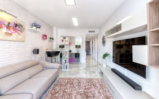 Riviera Village . Stunning 2BR Apartment in Front of Golf Courses