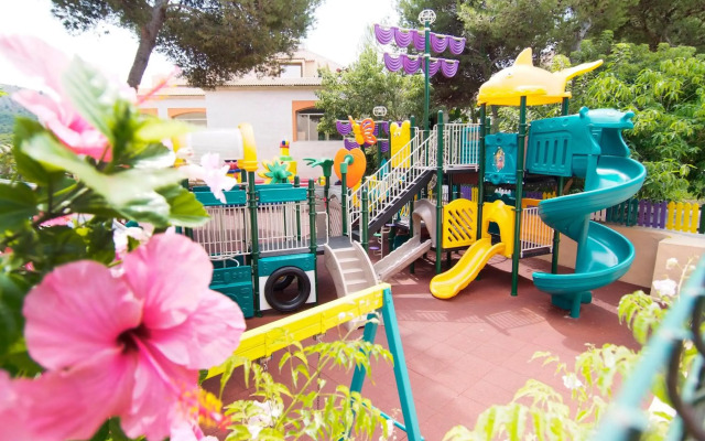 Zafiro Cala Mesquida Hotel