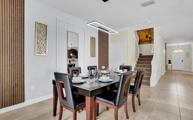 1434 Rolling Fairway dr