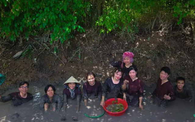Rooster Mekong Garden & Villas
