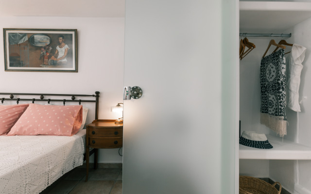 Arco Naxos Luxury Apartments