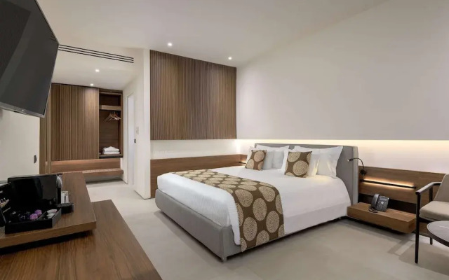 The Ixian Grand & All Suites Hotel