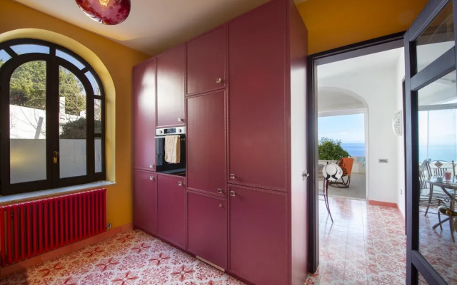 Villa Gr - Enchanting Villa Overlooking the Sea