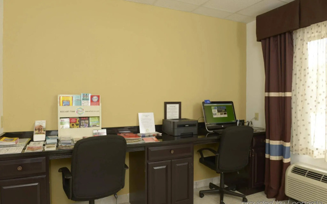 Holiday Inn Express & Suites Wilson-Downtown by IHG