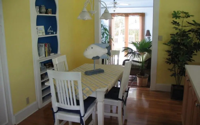 Coco Palm Cottage Vacation Home