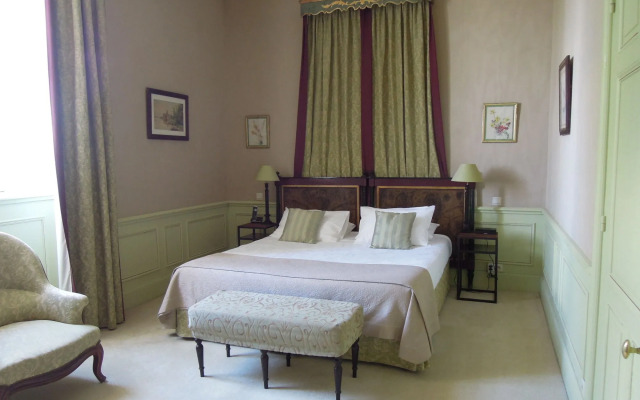 Château De Verrières