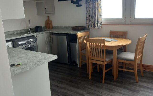 Inviting 2 Bed Apartment in Westwood ho