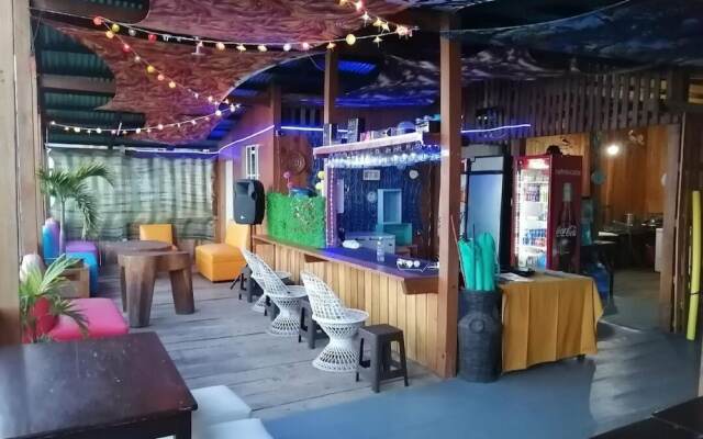 Hostal & Restaurante Bar Xtream