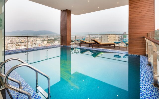 Crown Hotel Nha Trang
