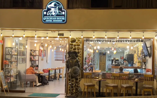 Quechuas House hostal & coffee