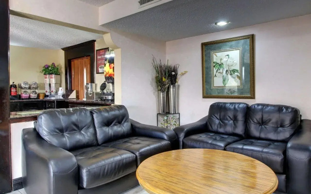 Econo Lodge Clinton - Jackson West