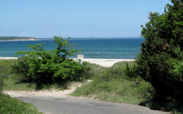 Hamptons on the Bay