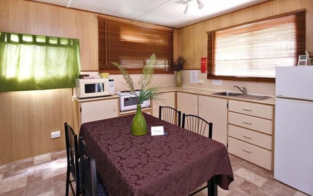 Mapleton Cabins & Caravan Park