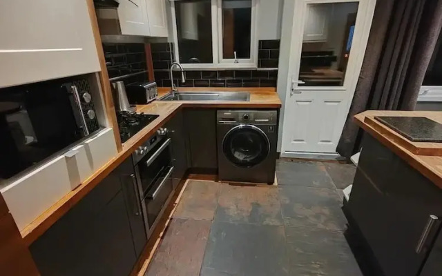 Cozy Blackpool Retreat With 3 Bedrooms