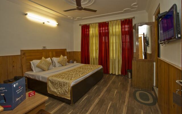 OYO 4605 Hotel Aakarsh