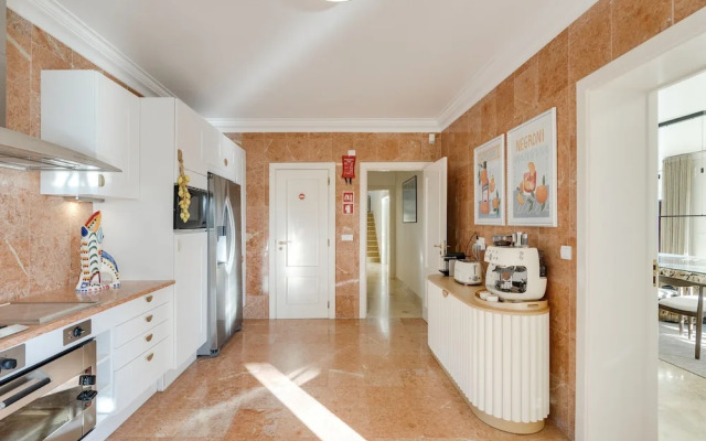 Coastline Arrabida Villa by Cadenzalux