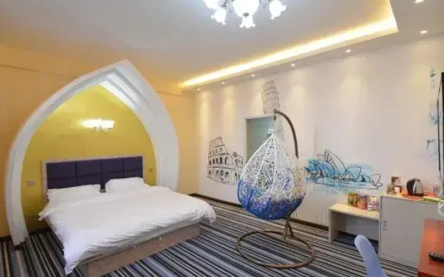 Xinzheng Fenglin evening fashion theme hotel