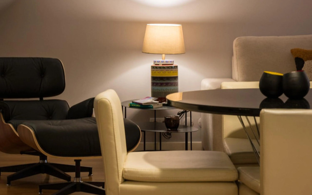 Baixa-Chiado Library Loft