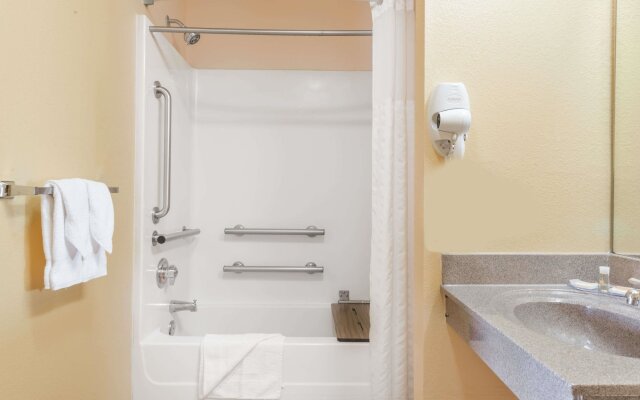 Days Inn by Wyndham Sulphur LA