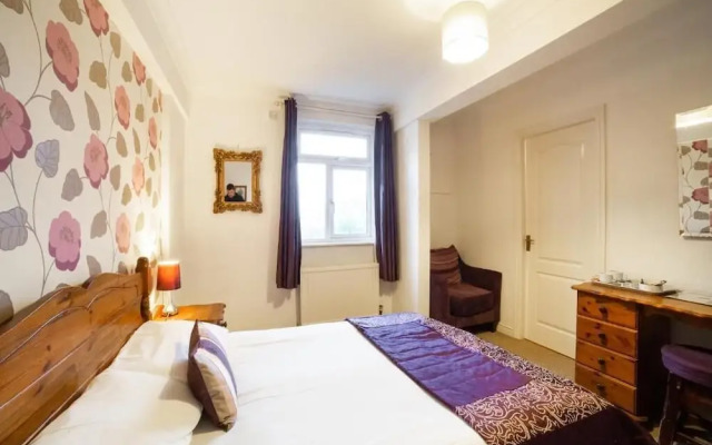 Traxx Hotel