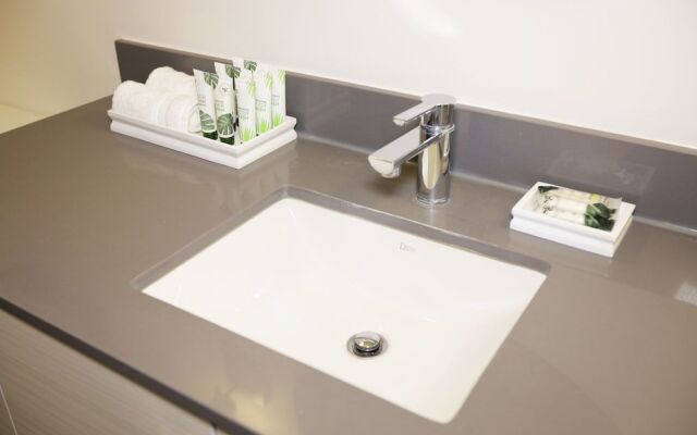 Downtown Lofty Suites