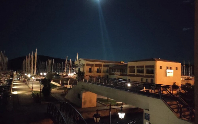 Ianos Bay