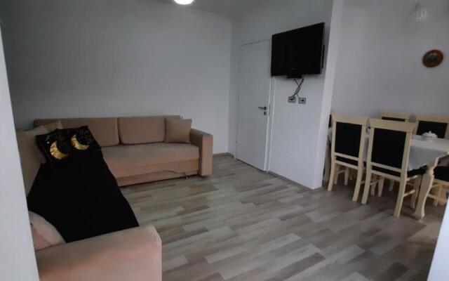 Apartament Clara Permet