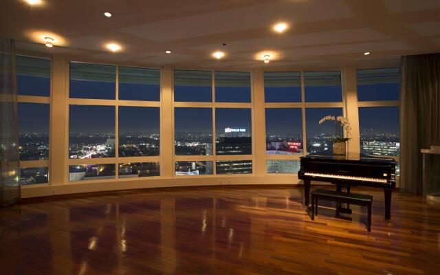 Loews Hollywood Hotel