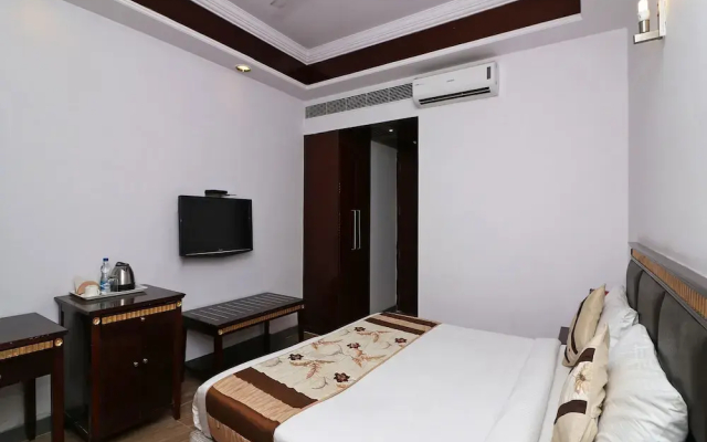 Oyo 14033 F52