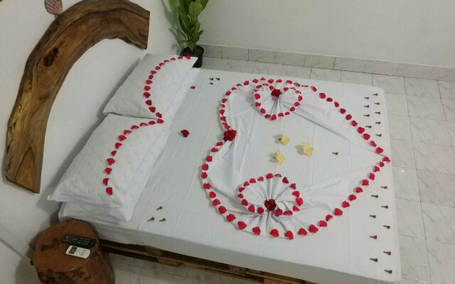 Veli Thoddoo Inn