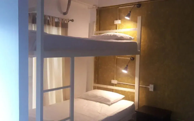 Sayhi Lanta Hostel