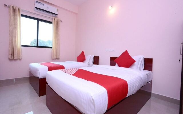 Oyo 13577 Tkr Metro Residency