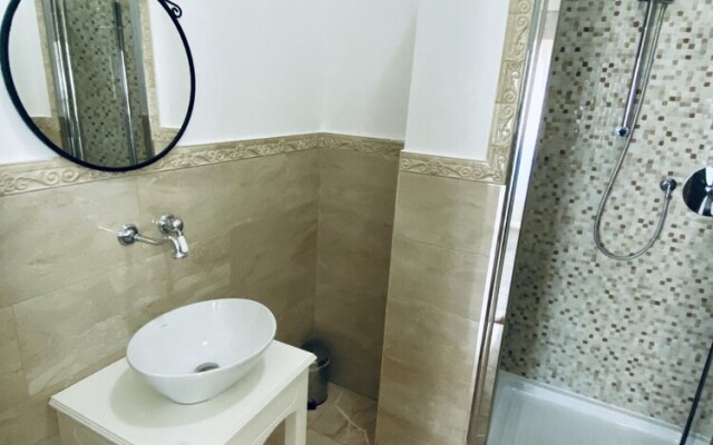 Domus Valadier Guesthouse