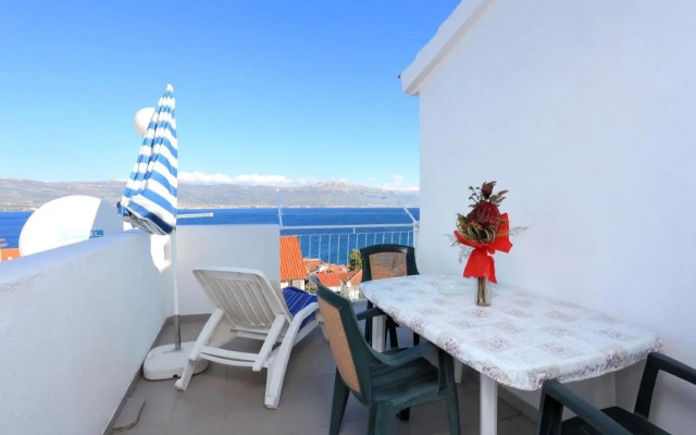 Apartments with a parking space Slatine, Ciovo - 2030
