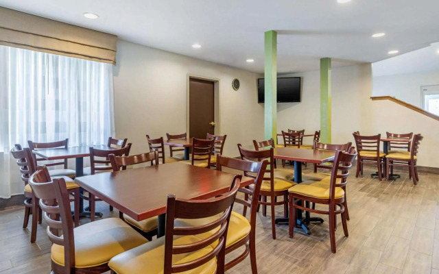 Sleep Inn near Great Lakes Naval Base