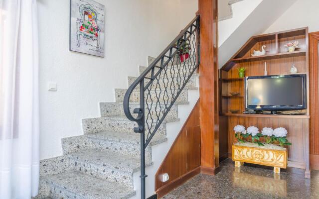 CAN PEDRO ROS - Chalet with terrace in S'ILLOT. Free WiFi