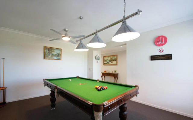 Seabreeze Haven -Wifi, Netflix, pet friendly beach house