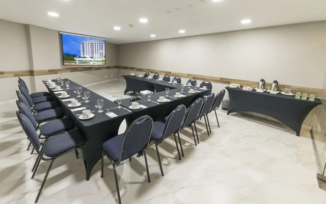 Hotel Cosmos Cali