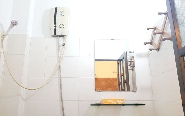 Oyo 682 Long Son Hotel
